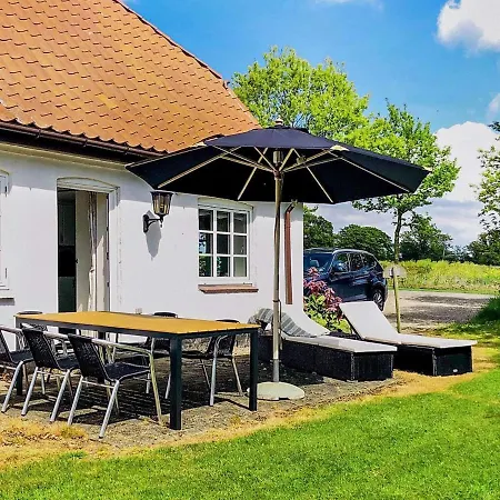 5 Star Holiday Home In Sveb Lle