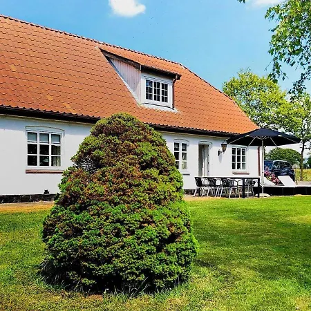 5 Star Holiday Home In Sveb Lle *