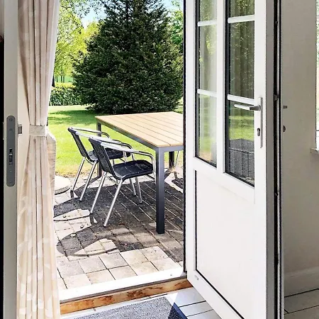 5 Star Holiday Home In Sveb Lle *